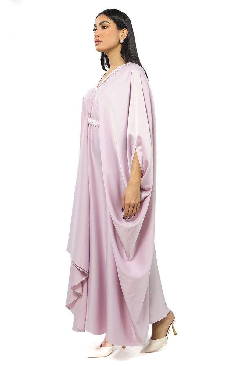 فستان نسائي ماكسي بتفاصيل تطريز