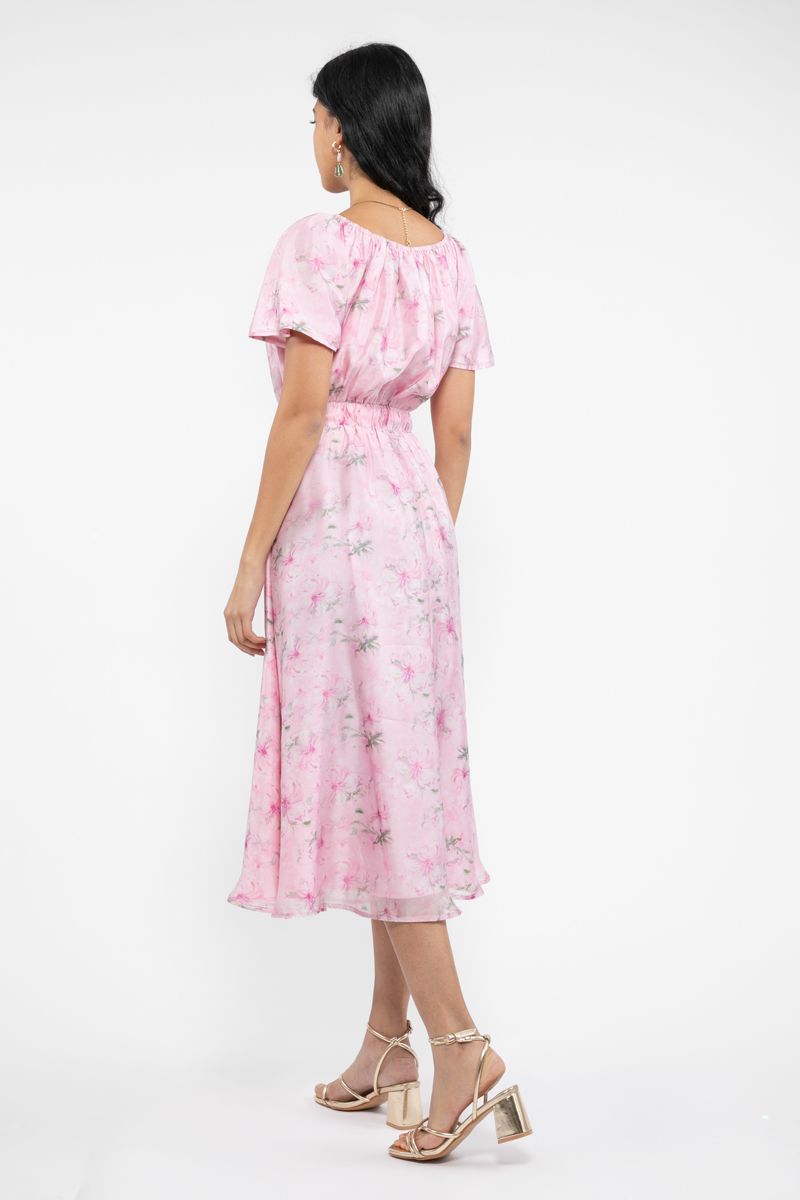 فستان نسائي طويل بنمط مورد