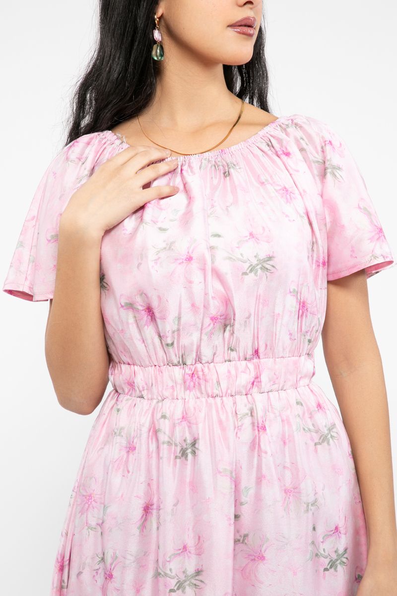 فستان نسائي طويل بنمط مورد