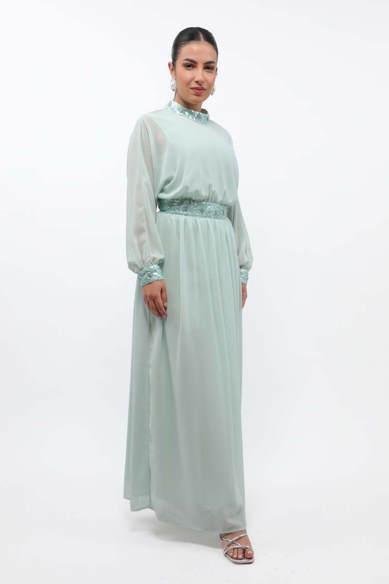 فستان نسائي ماكسي بتفاصيل ترتر