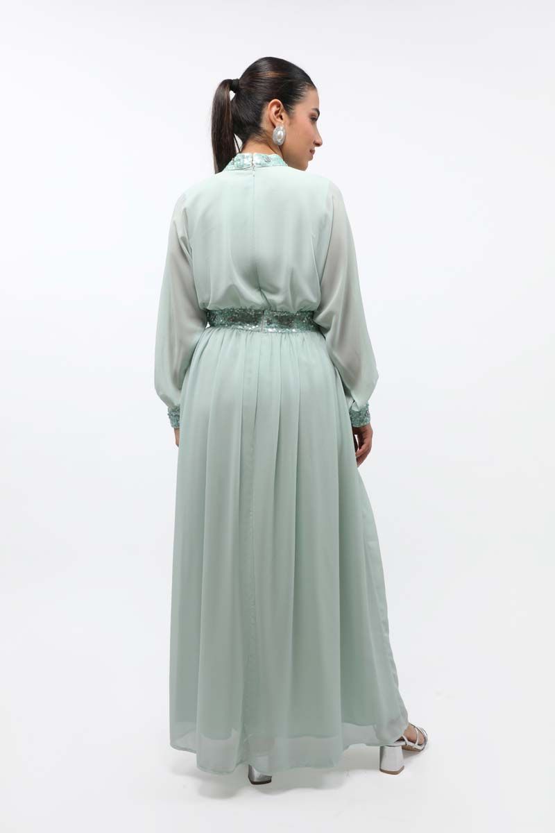 فستان نسائي ماكسي بتفاصيل ترتر