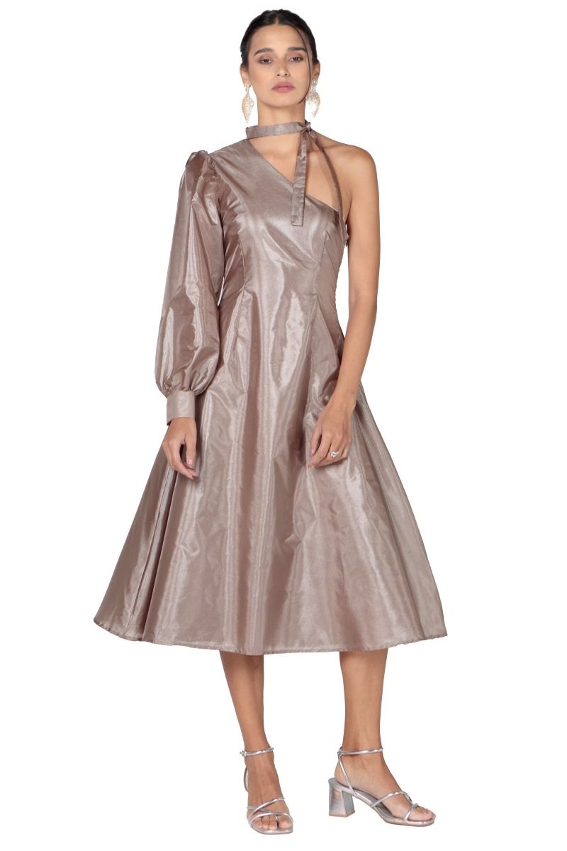 فستان نسائي بكتف مكشوف