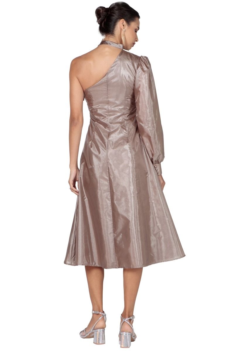 فستان نسائي بكتف مكشوف