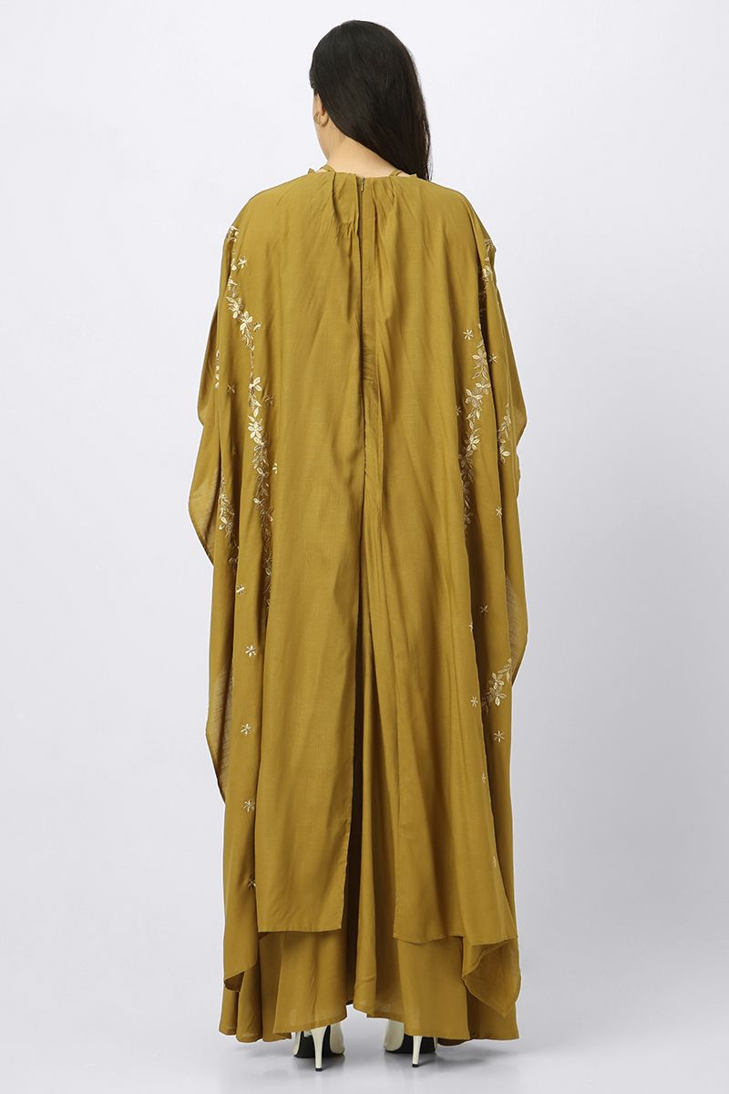 فستان نسائي طبقات ماكسي مطرز ورباط على الرقبة