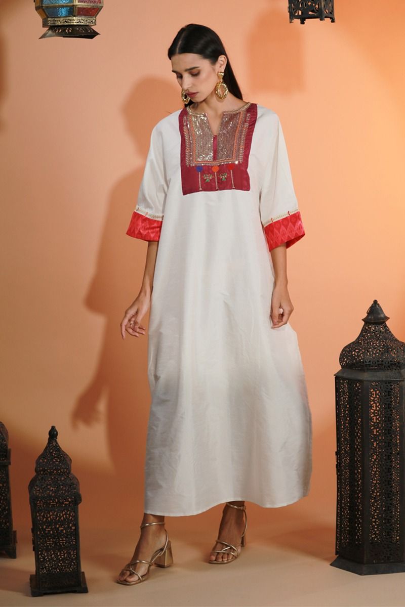 maxi women jalabiya dress with arabisque embroidery and prints