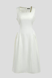 فستان بلا أكمام بياقة مربعة