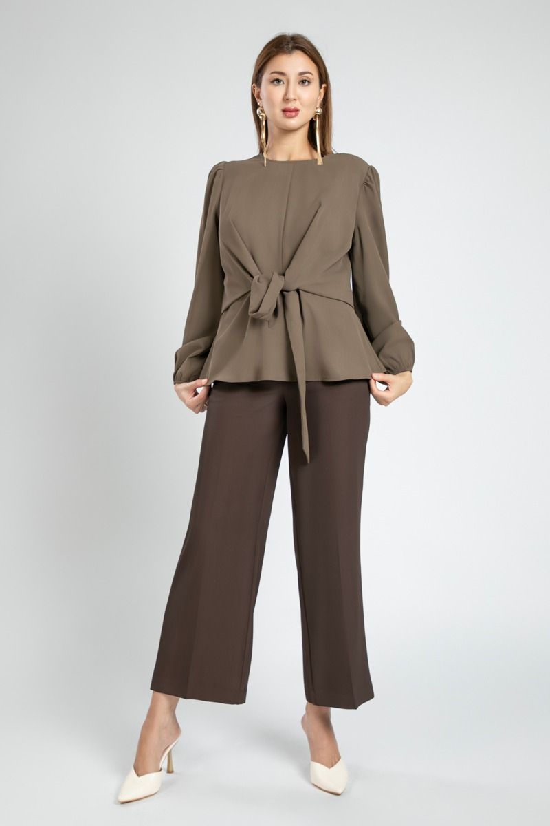 بلوزة بأكمام طويلة مع ربطة أمامية