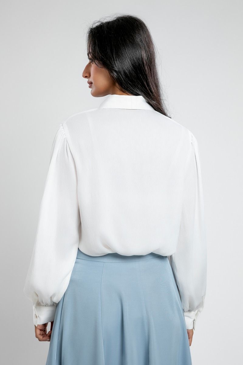 Feminine Shirt with Tie Collar Detail