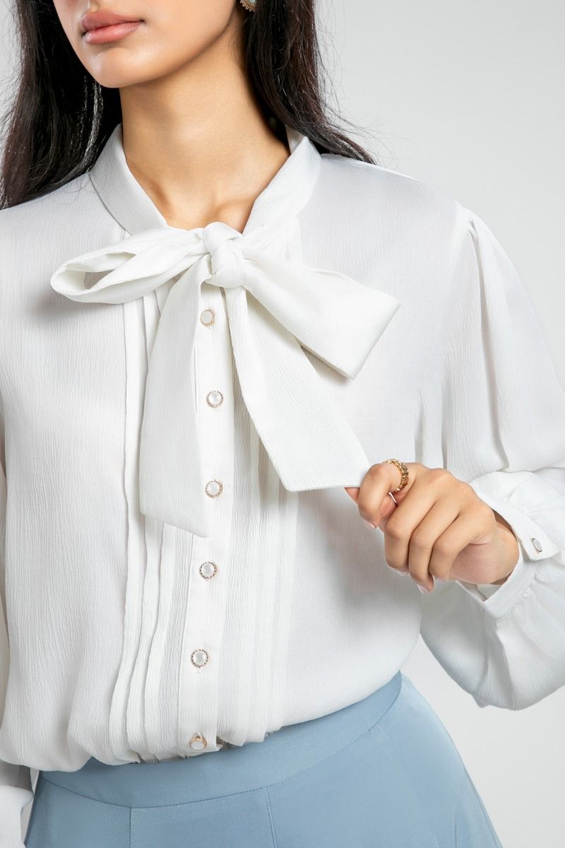 Feminine Shirt with Tie Collar Detail