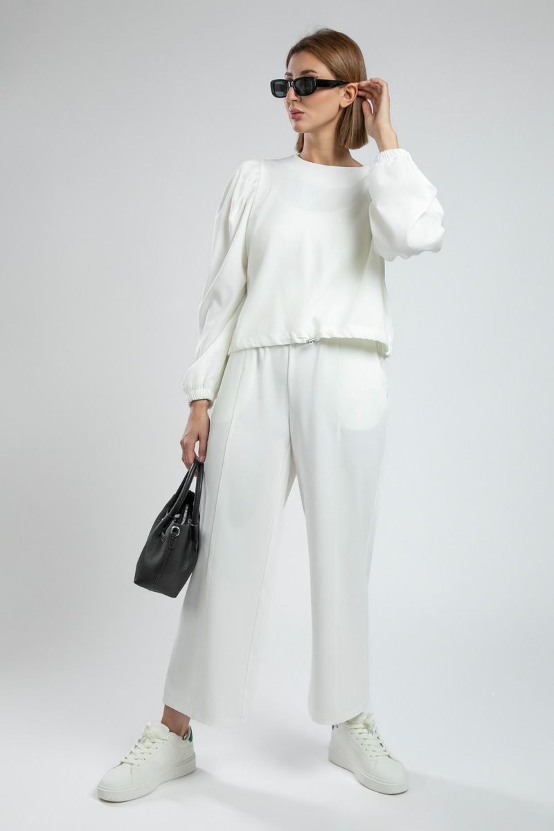 Chic Cropped Blouse with Puffed Sleeves