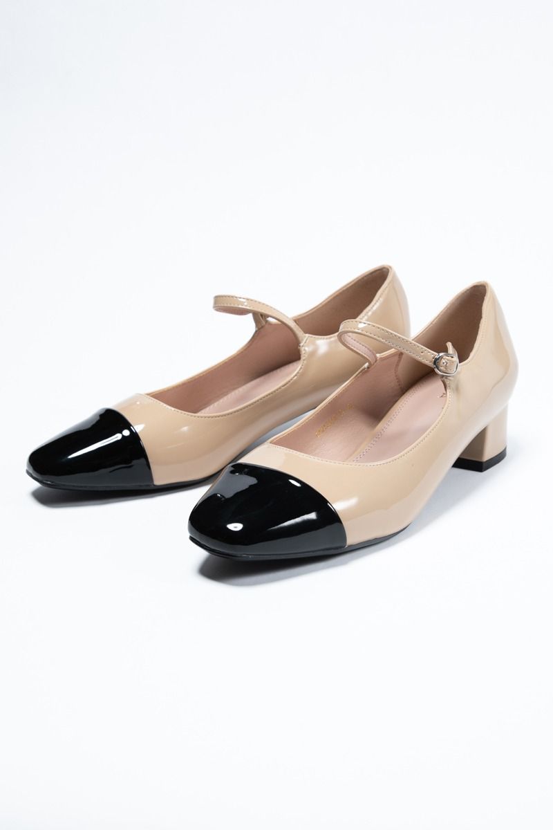 Women's Heeled Shoes - Classic Contrast Elegance