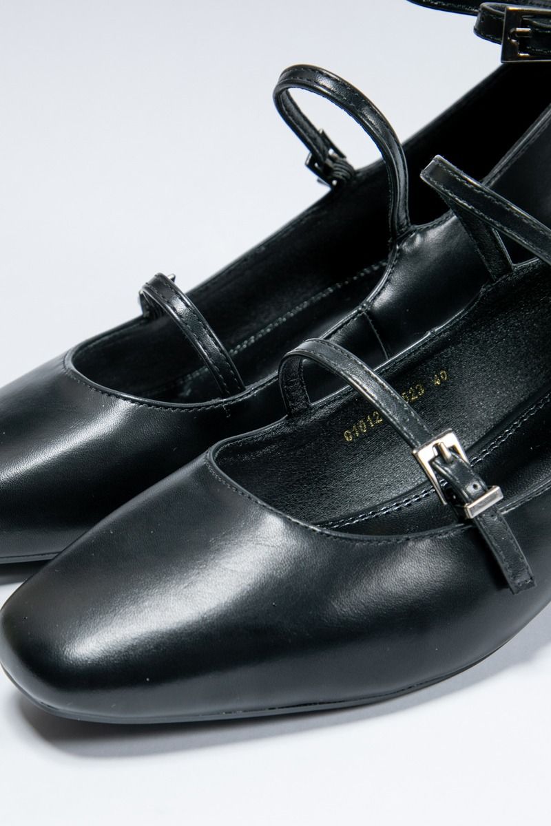 Strappy Heeled Shoes - Bold & Balanced