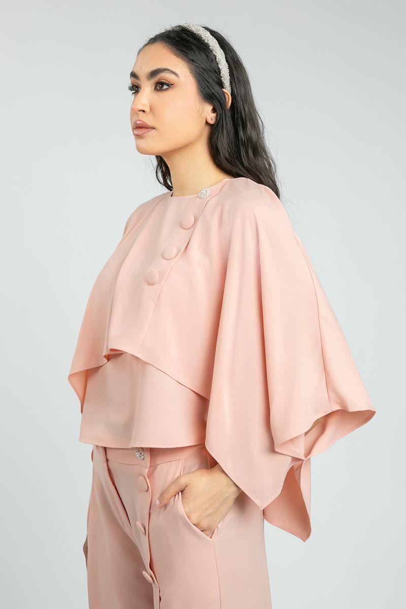 بلوزة نسائية بتصميم كيب متعدد الطبقات وقصير