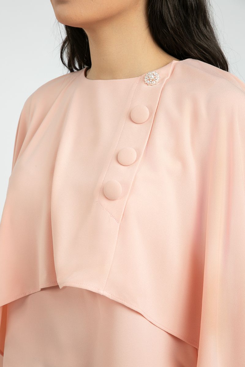 بلوزة نسائية بتصميم كيب متعدد الطبقات وقصير