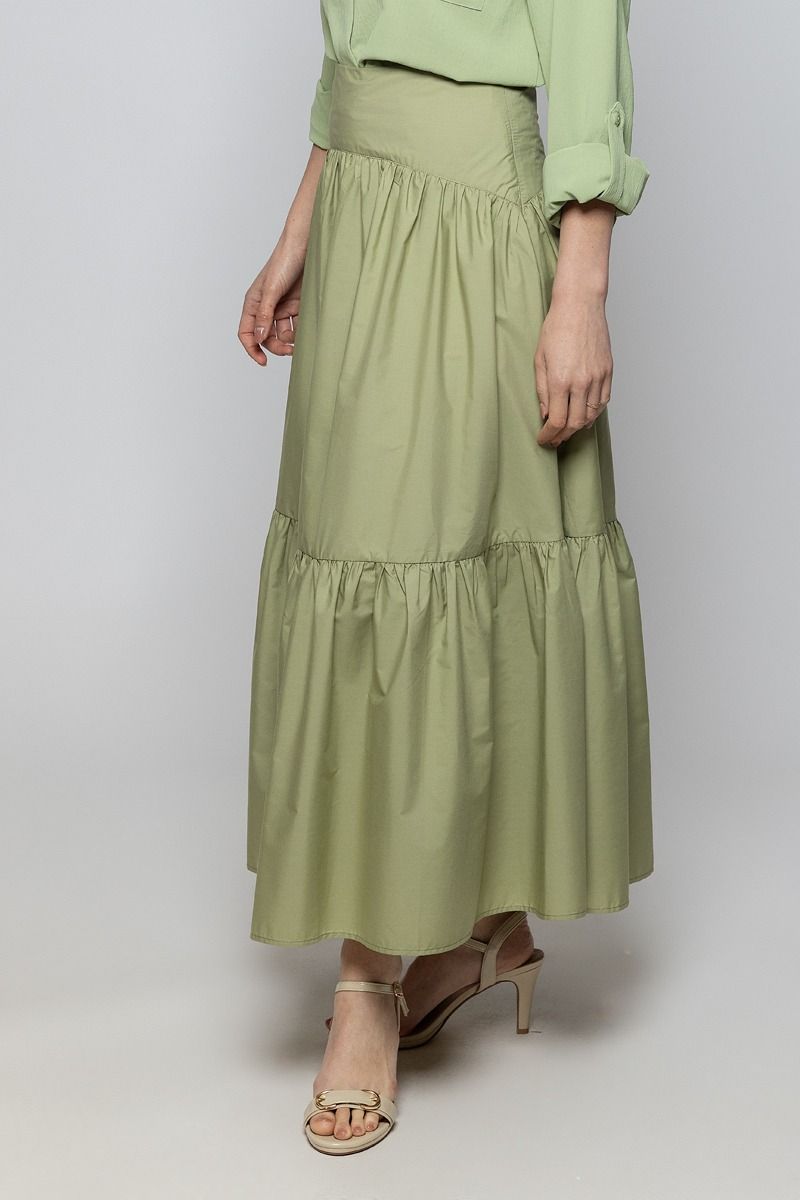 تنورة ماكسي واسعة – أناقة ناعمة وانسيابية