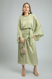 تنورة ميدي من قماش الساتان الناعم - قطعة مثالية لكل خزانة