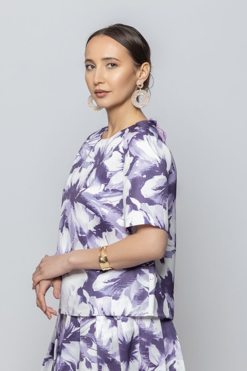 بلوزة صيفية نسائية بأكمام قصيرة ونمط طبعات بالكامل