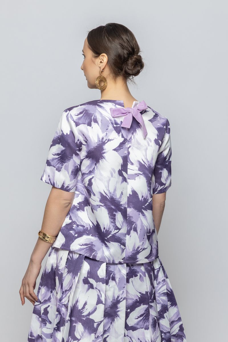 بلوزة صيفية نسائية بأكمام قصيرة ونمط طبعات بالكامل