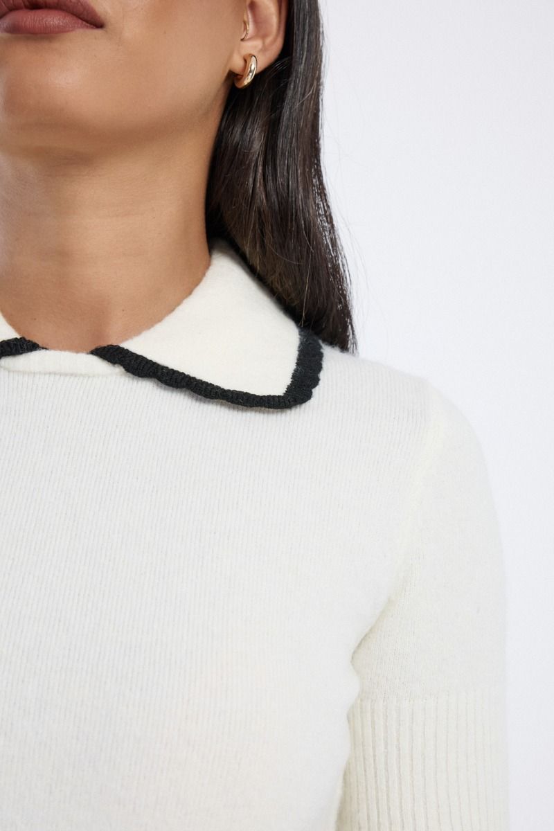 Knit Top with Contrast Collar