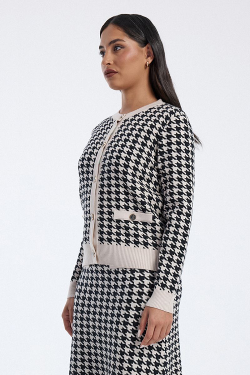 knitted cardigan with houndstooth pattern