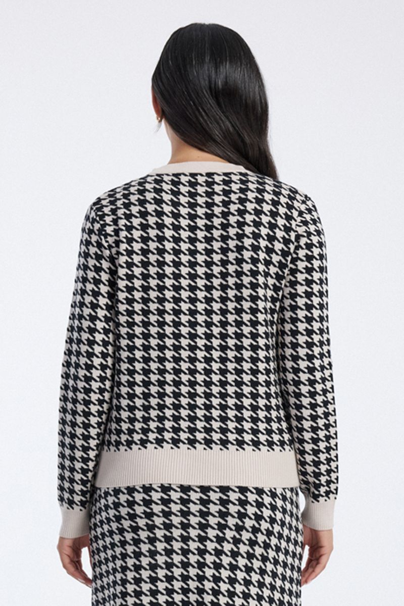 knitted cardigan with houndstooth pattern