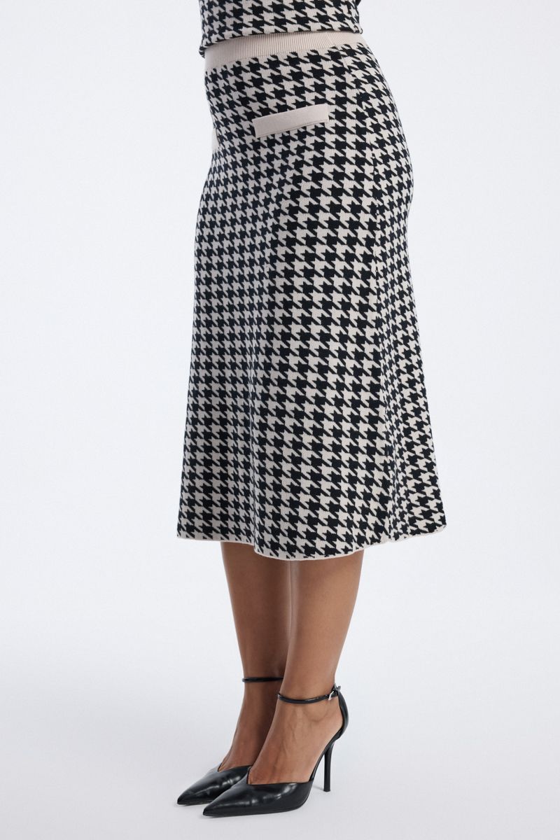 patterned knitted midi skirt