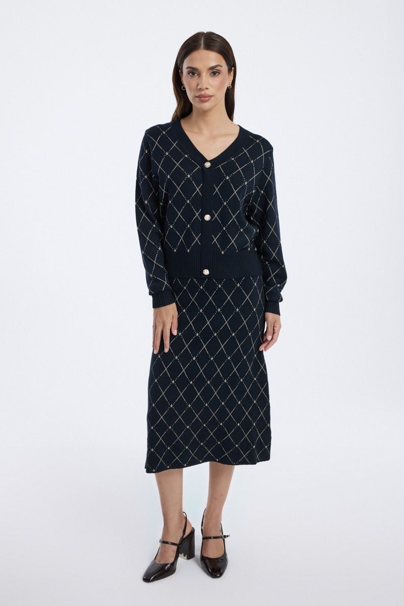 تنورة محبوكة بنقشة هندسية