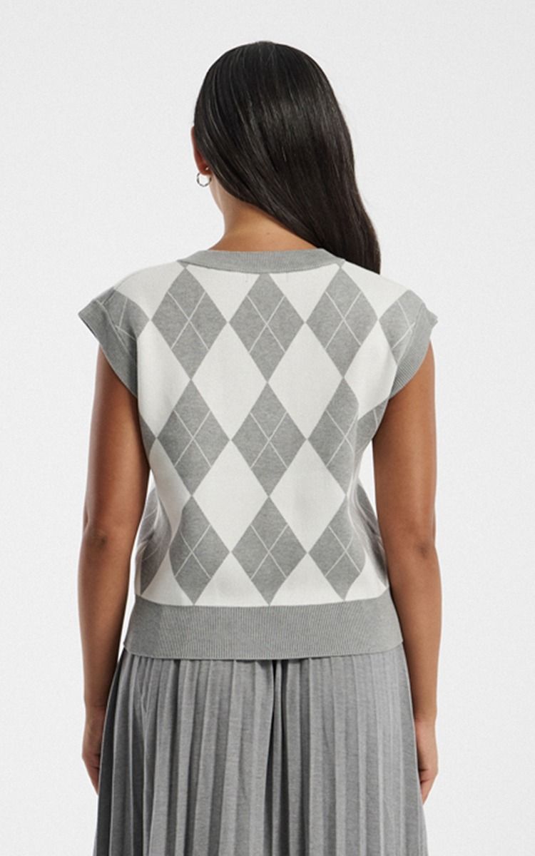 Knitted Argyle Sleeveless Vest