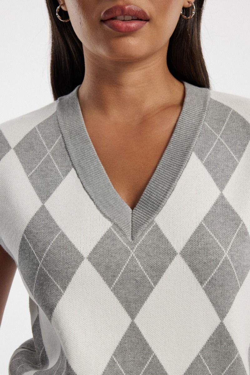 Knitted Argyle Sleeveless Vest