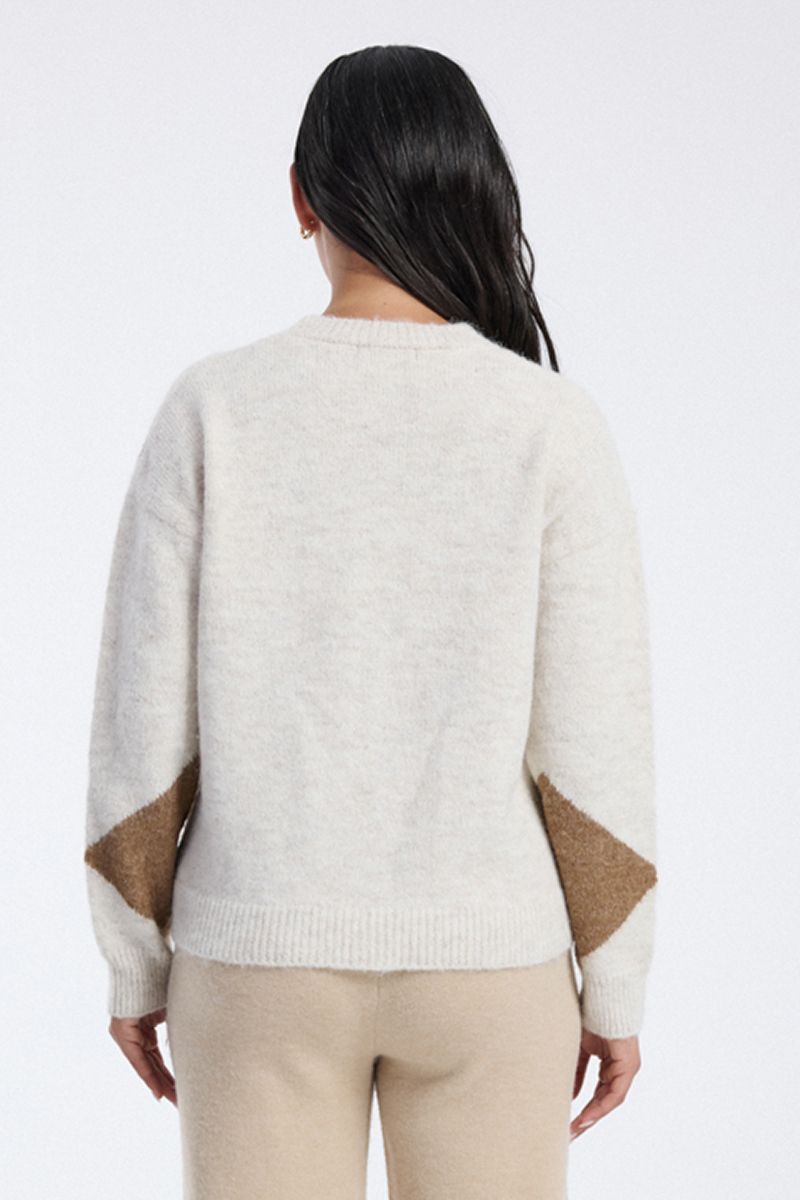 knitted sweater with diamond pattern