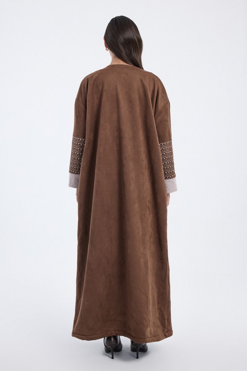 farwa with embroidered sleeve details