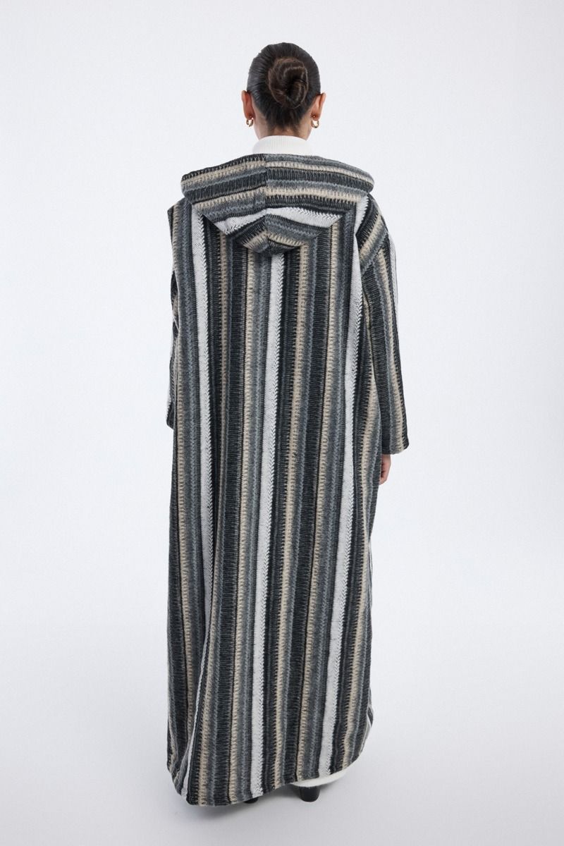 striped hooded farwa