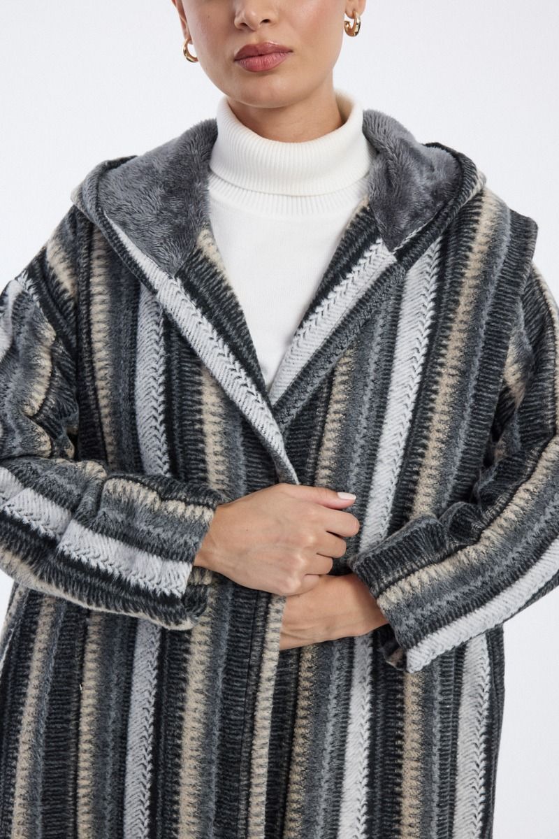 striped hooded farwa