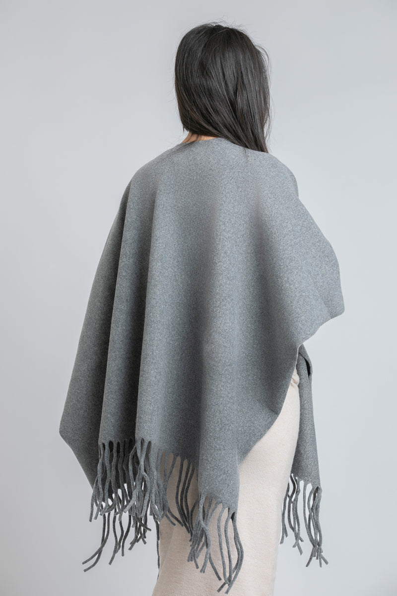 شال صوفي بحواف شراشيب