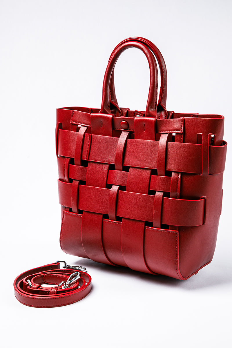 شنطة بتصميم مجدول مع حقيبة داخلية