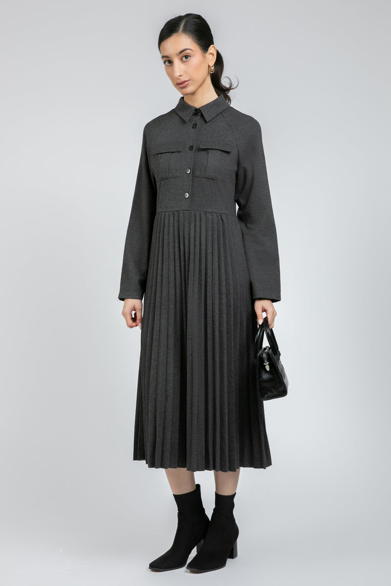 فستان قميص بكسرات وأزرار أمامية