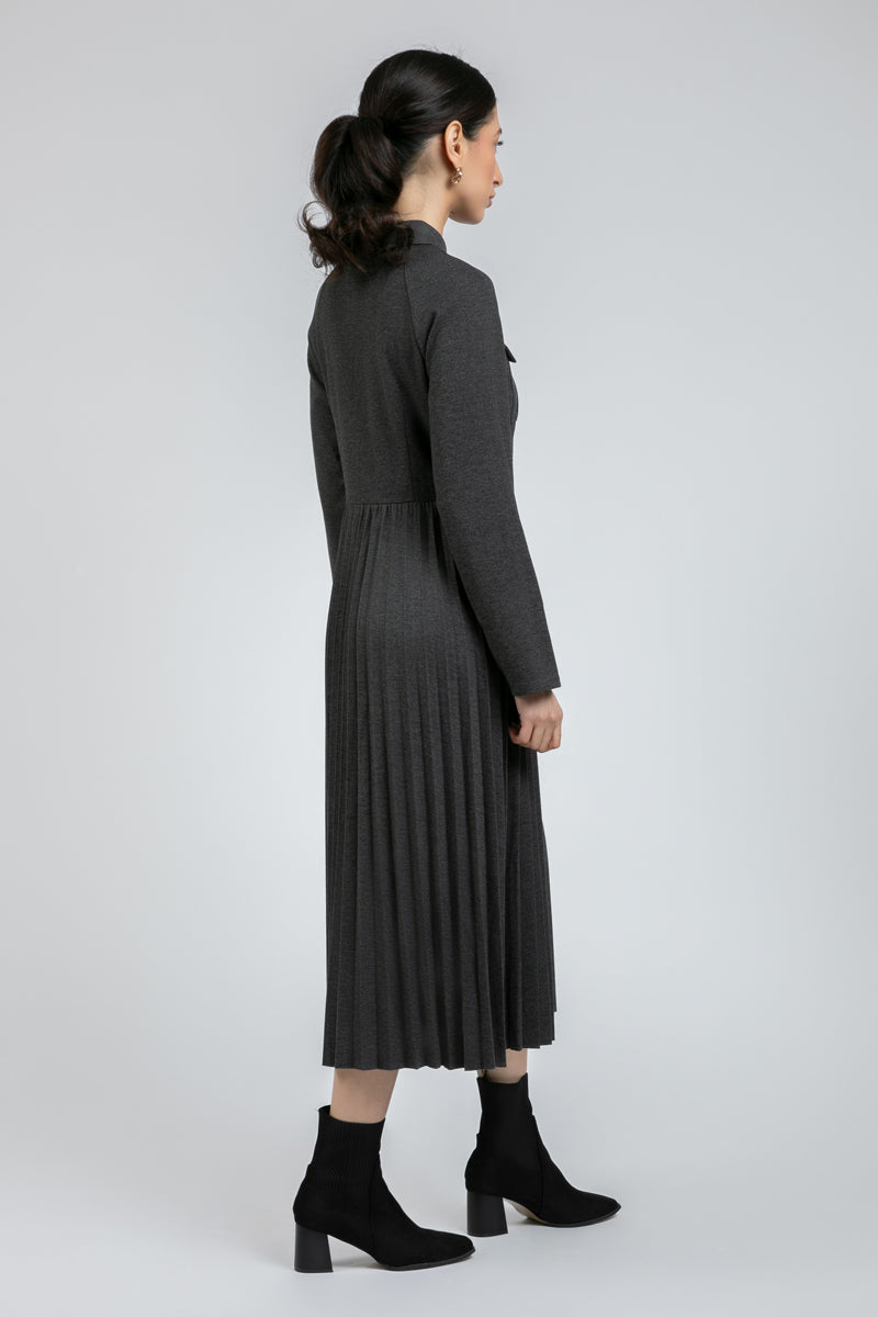 فستان قميص بكسرات وأزرار أمامية