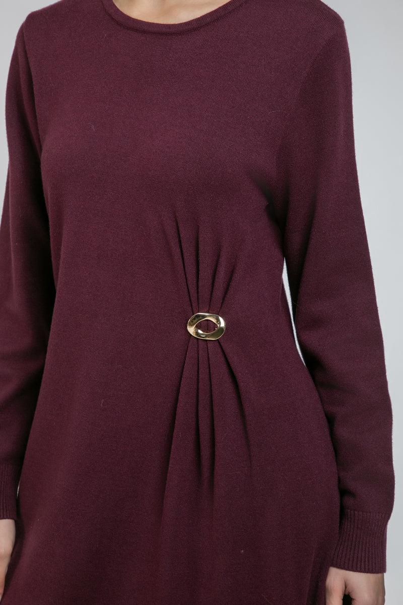 فستان محبوك بتفصيل حلقة جانبية