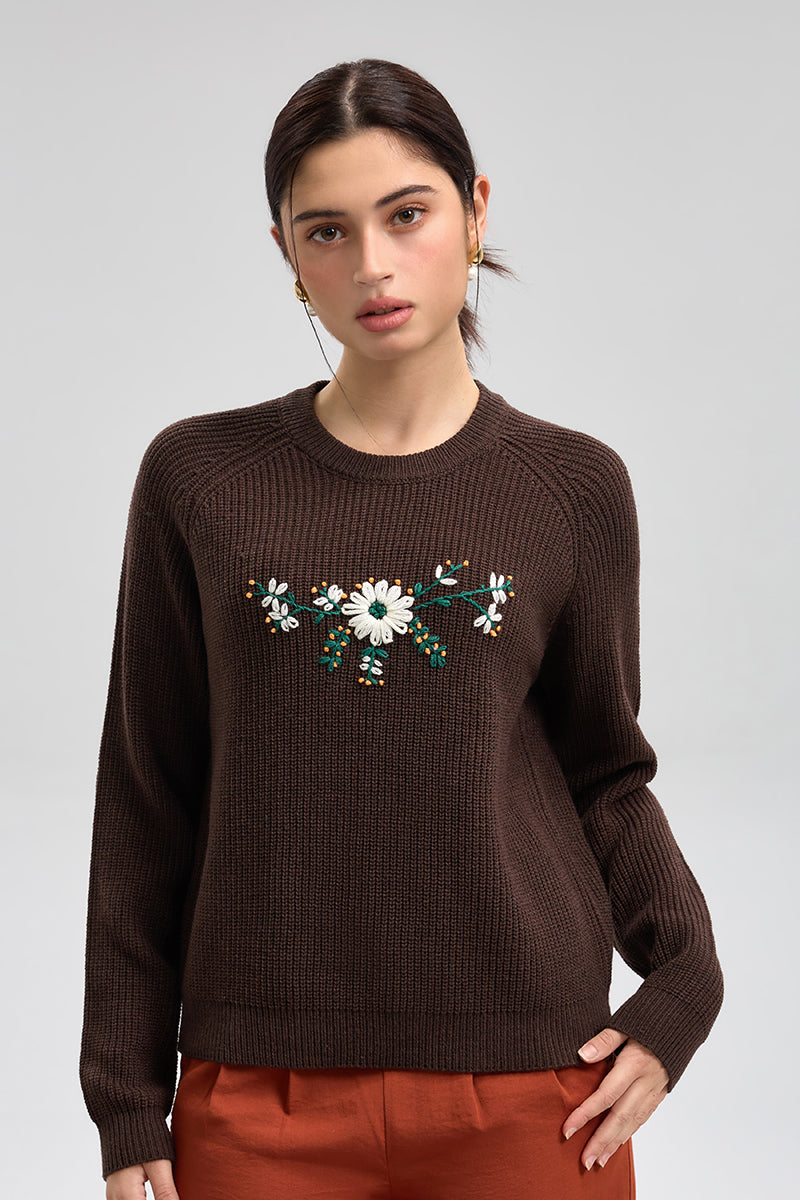 كنزة محبوكة مطرّزة بنقشة ورود