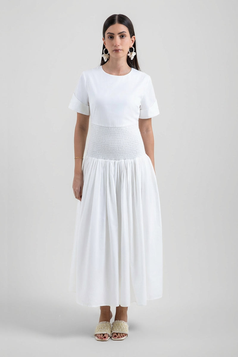 فستان ماكسي بخصر مطاطي وأكمام قصيرة