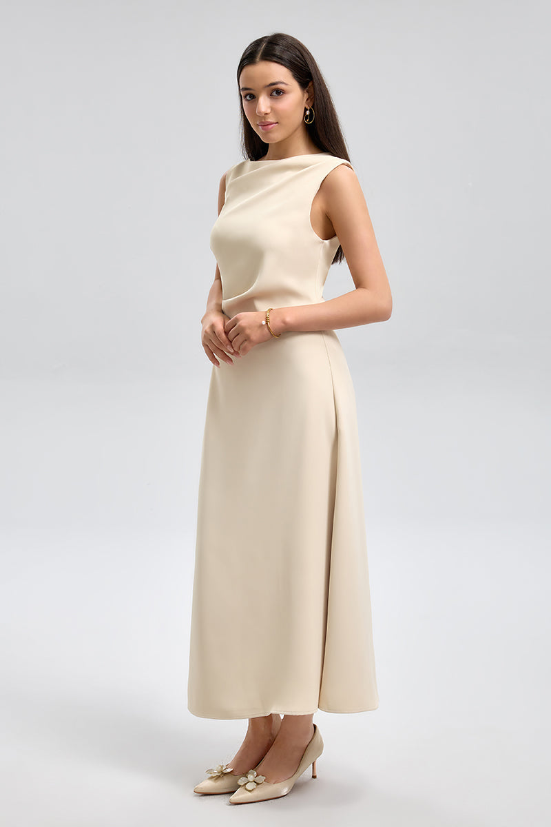 فستان طويل بدون أكمام بتصميم راقٍ