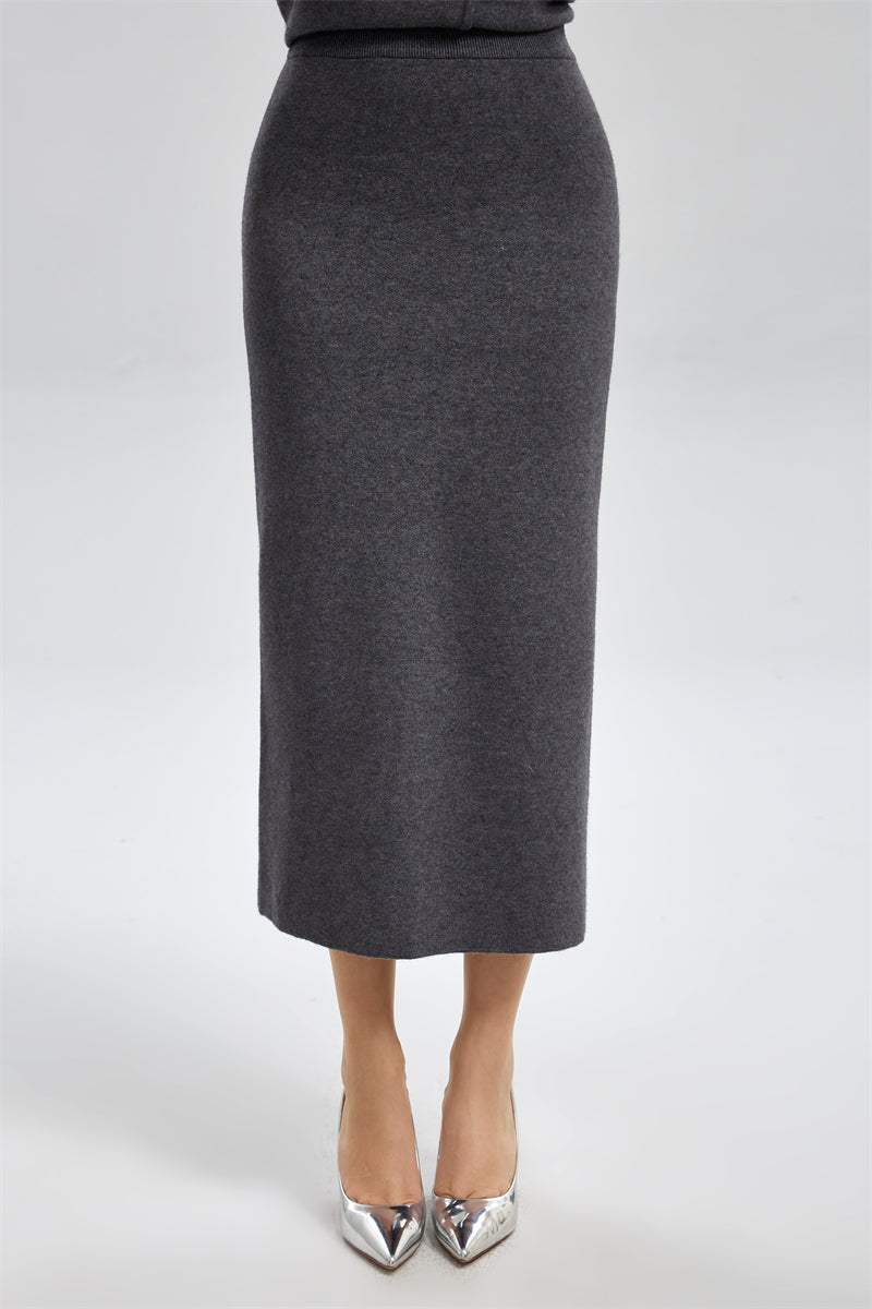 تنورة محبوكة بقصّة مستقيمة