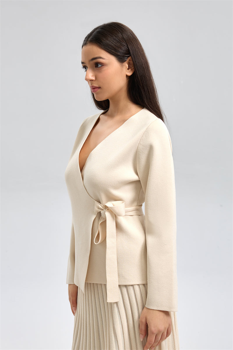 بلوزة لف بربطة جانبية