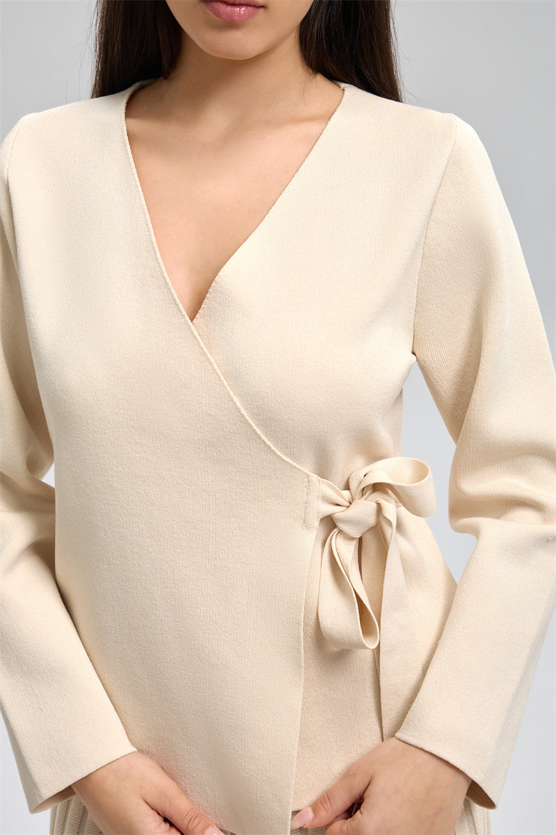 بلوزة لف بربطة جانبية