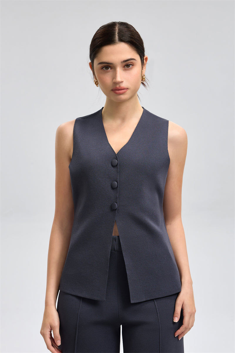 فيست محبوك بأزرار أمامية