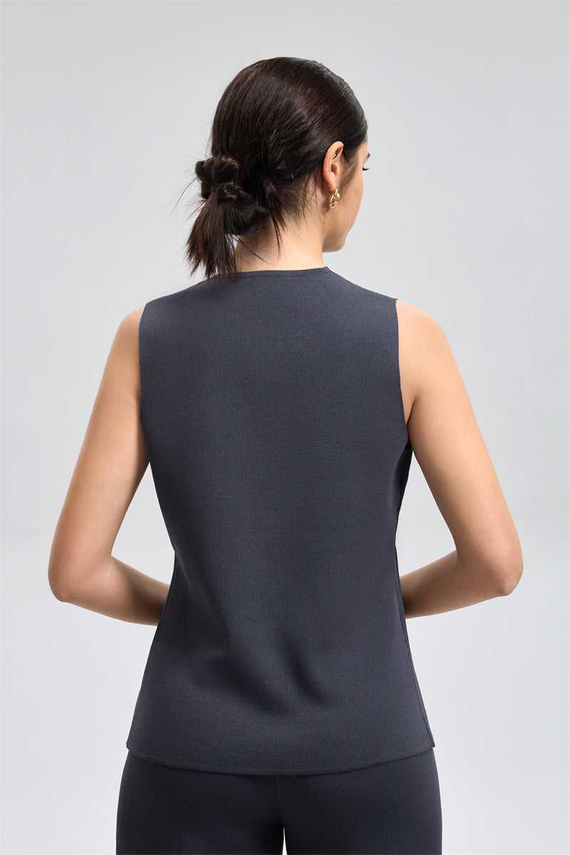 فيست محبوك بأزرار أمامية