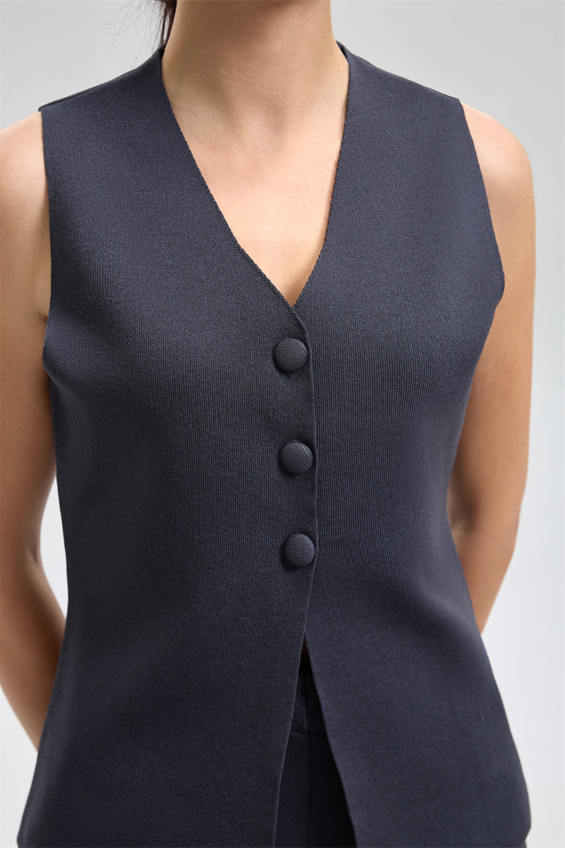 فيست محبوك بأزرار أمامية