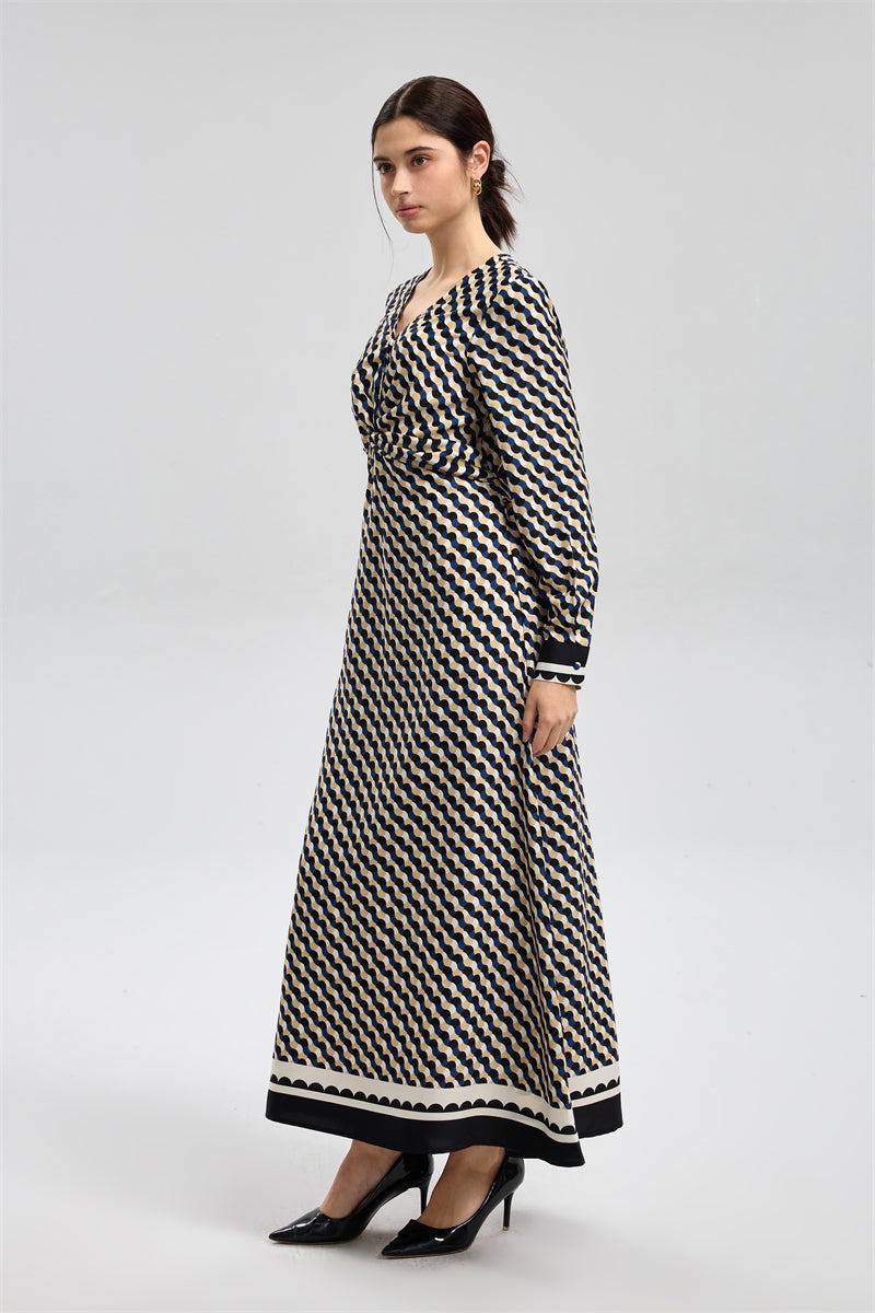 فستان طويل مطبوع وعقدة أمامية