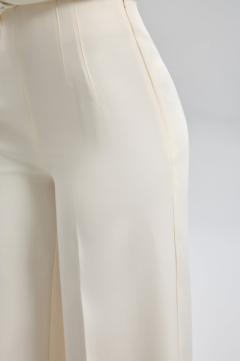 بنطال واسع بقصّة خصرٍ عالٍ