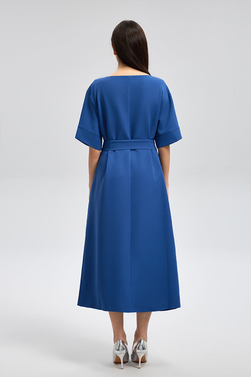 فستان ميدي بحزام وأكمام مريحة